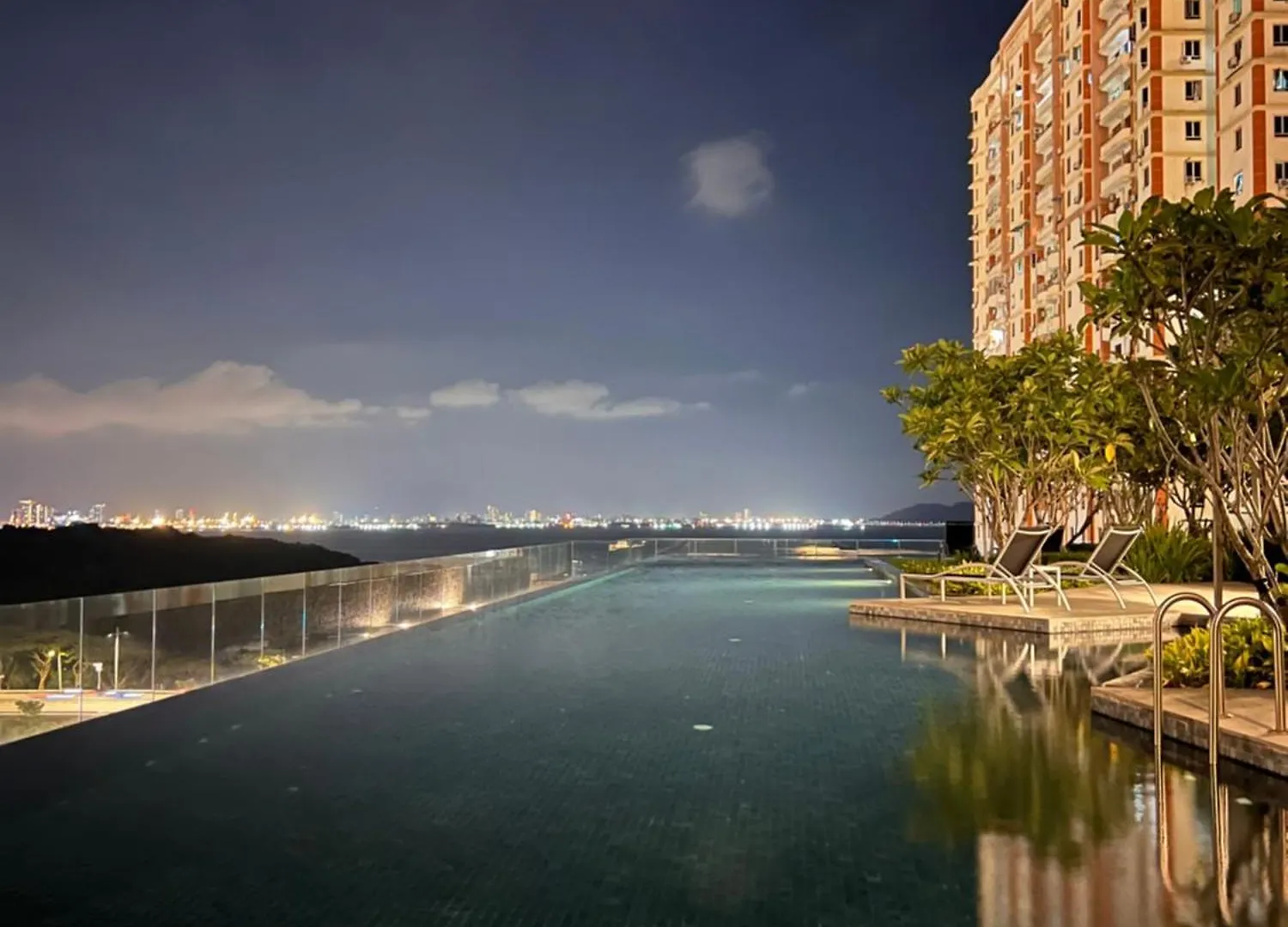 Appartamento Georgetown Skypool Urban 3Br Family & Baby-Friendly 9Pax Seaview Penang Jelutong