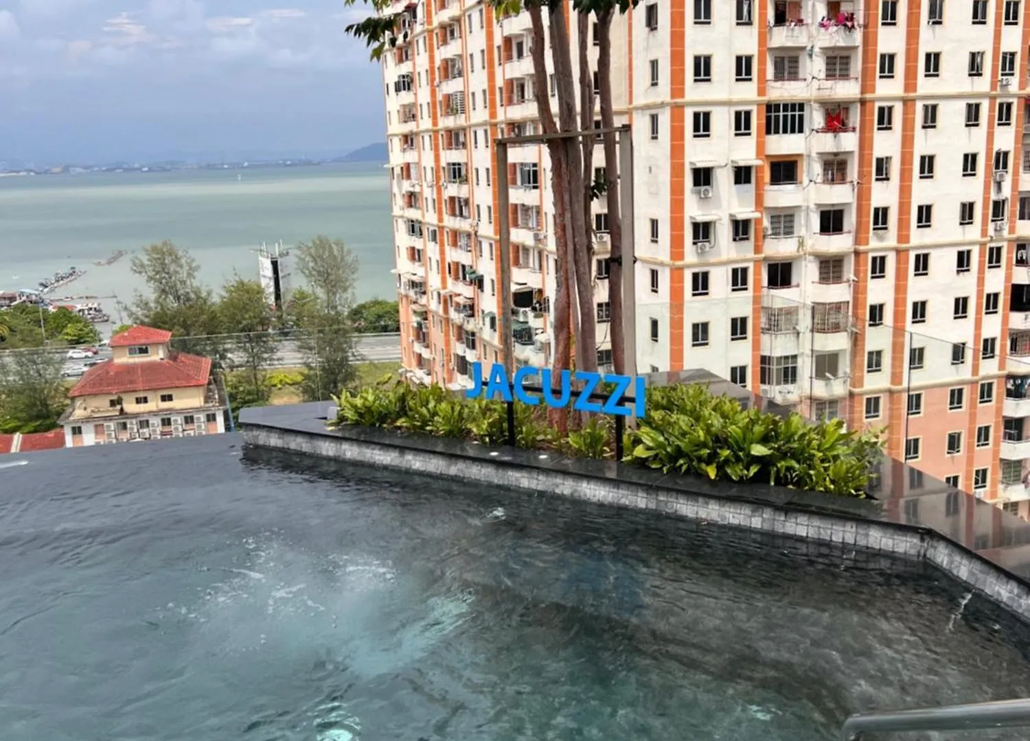Appartamento Georgetown Skypool Urban 3Br Family & Baby-Friendly 9Pax Seaview Penang Jelutong Malesia